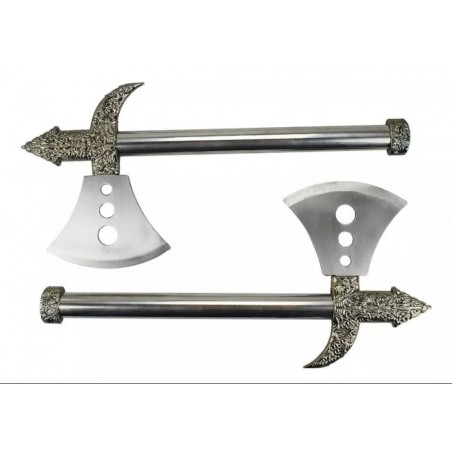 Panoplie in forma de scut cu doua topoare
